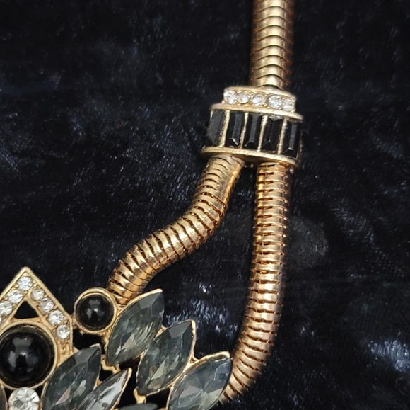 Vtg Gold Tone Necklace With Large Rhinestone Pendant - Picture 4 of 7